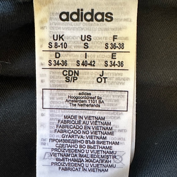 Women’s small adidas wind jacket - Picture 4 of 4